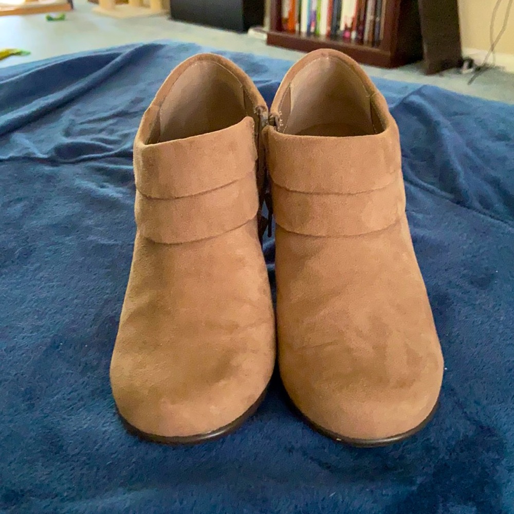 High heel boots